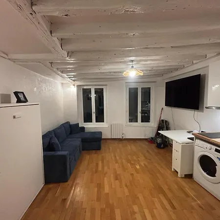 4 Person In 11eme Apartmán